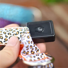 Cargar imagen en el visor de la galería, COLLAR CON LUZ LED PARA PERRO
